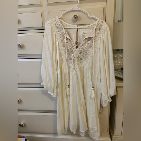 Viveka embroidered lace mini dress - Picture 10 of 10